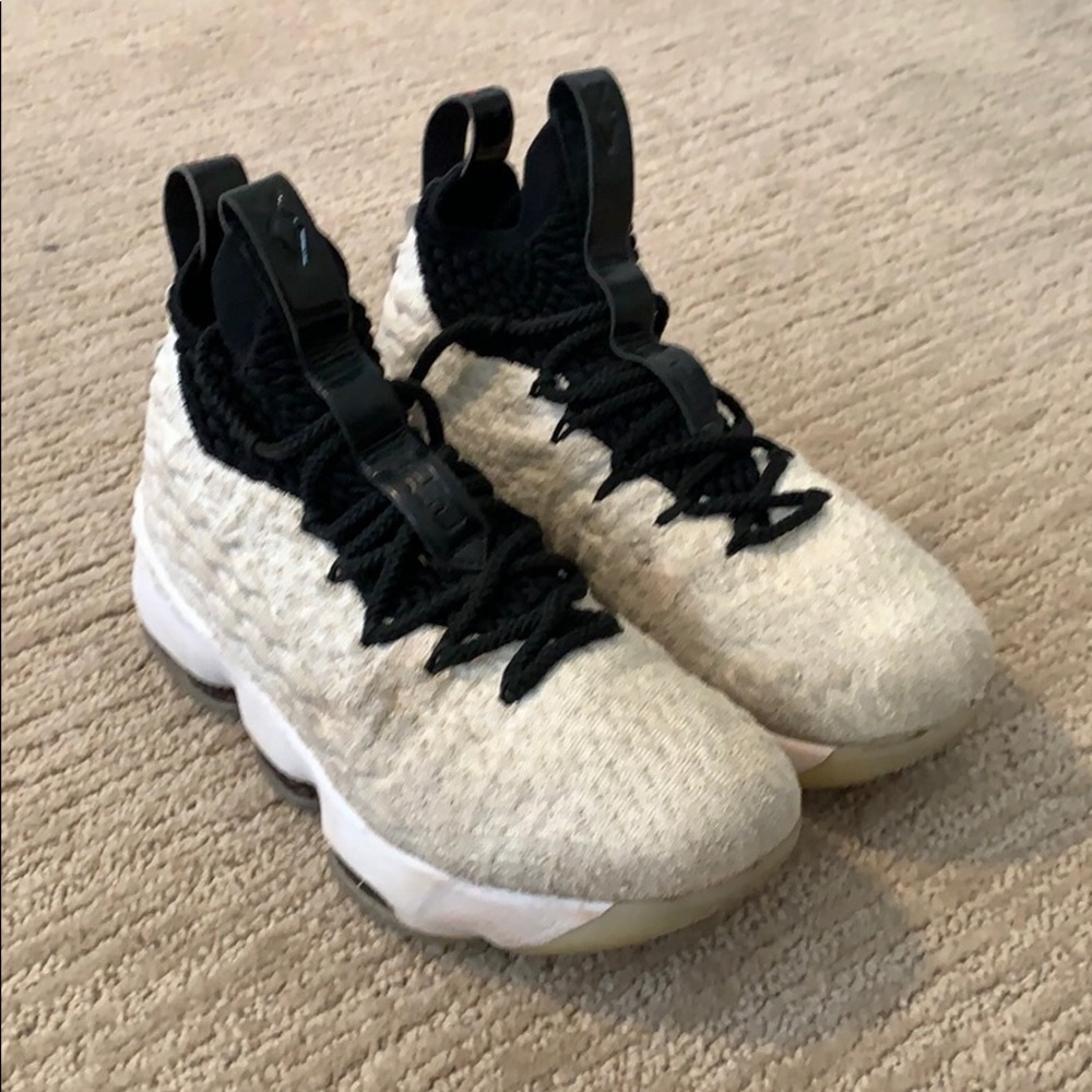 Lebron 15 graffiti